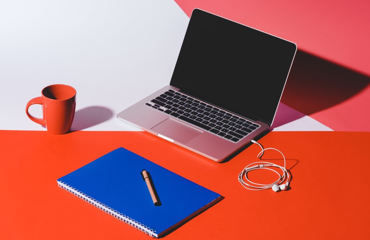email marketing laptop