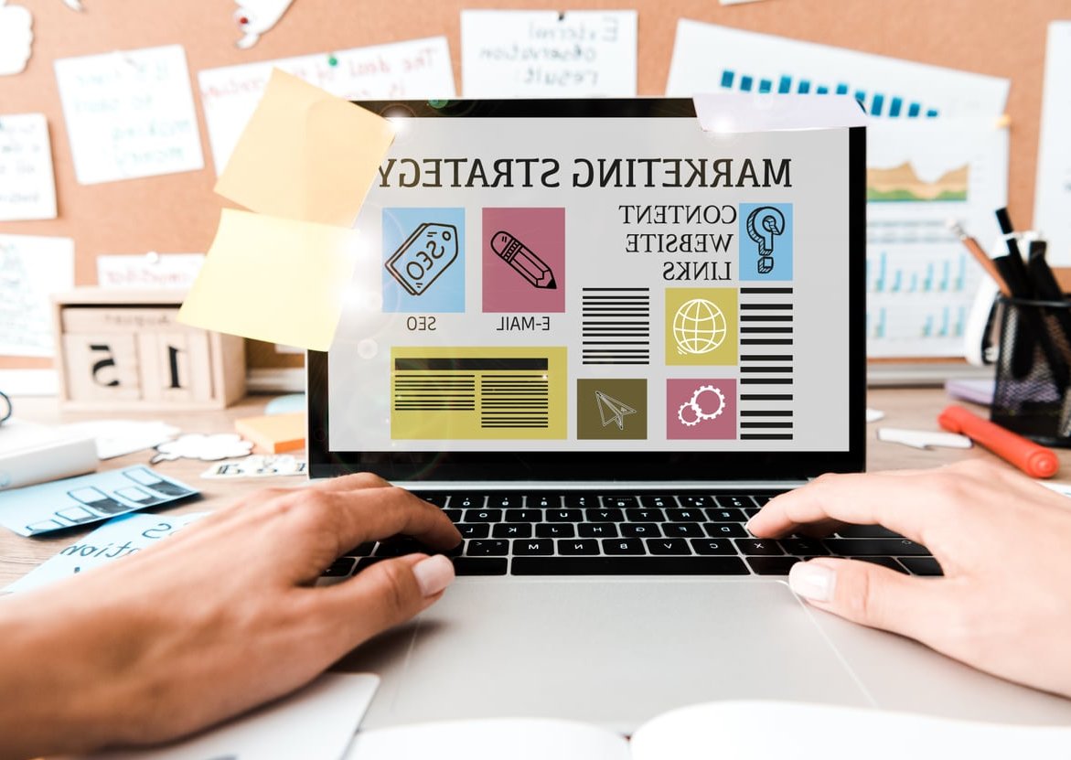 seo checklist laptop