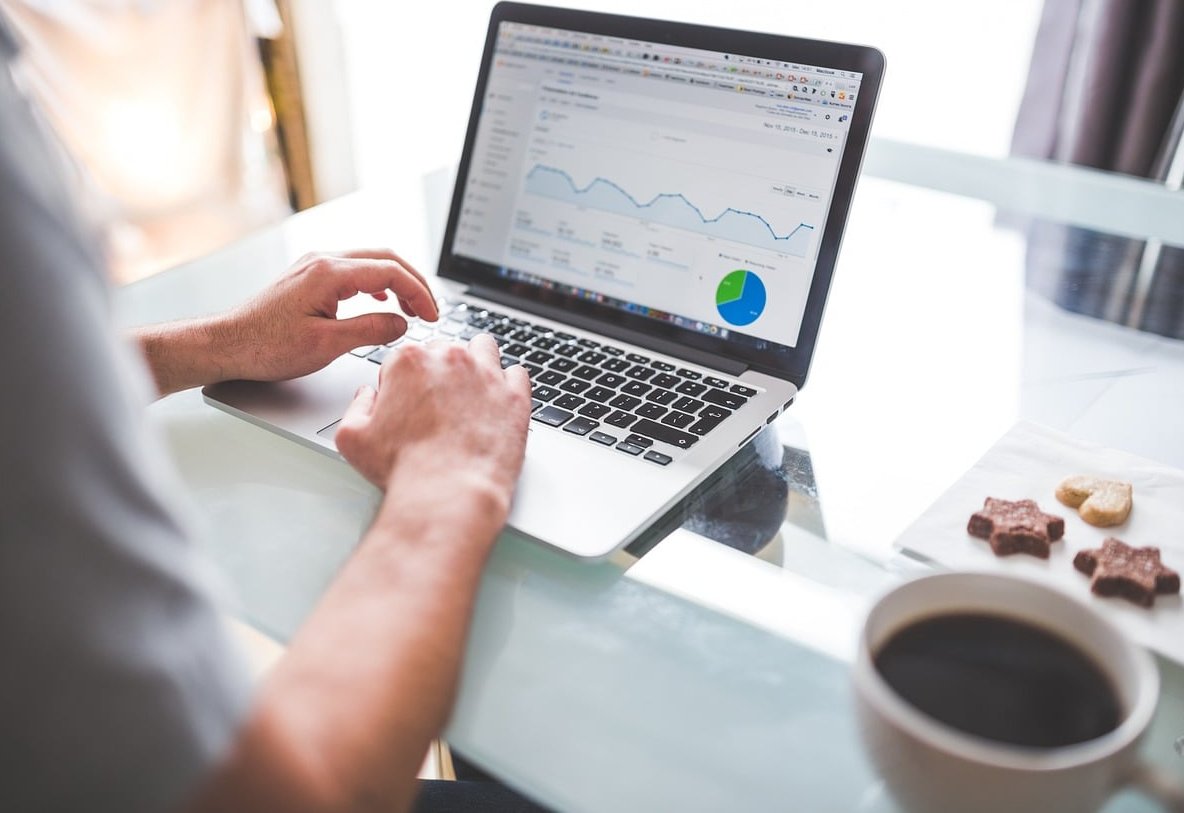 seo checklist laptop